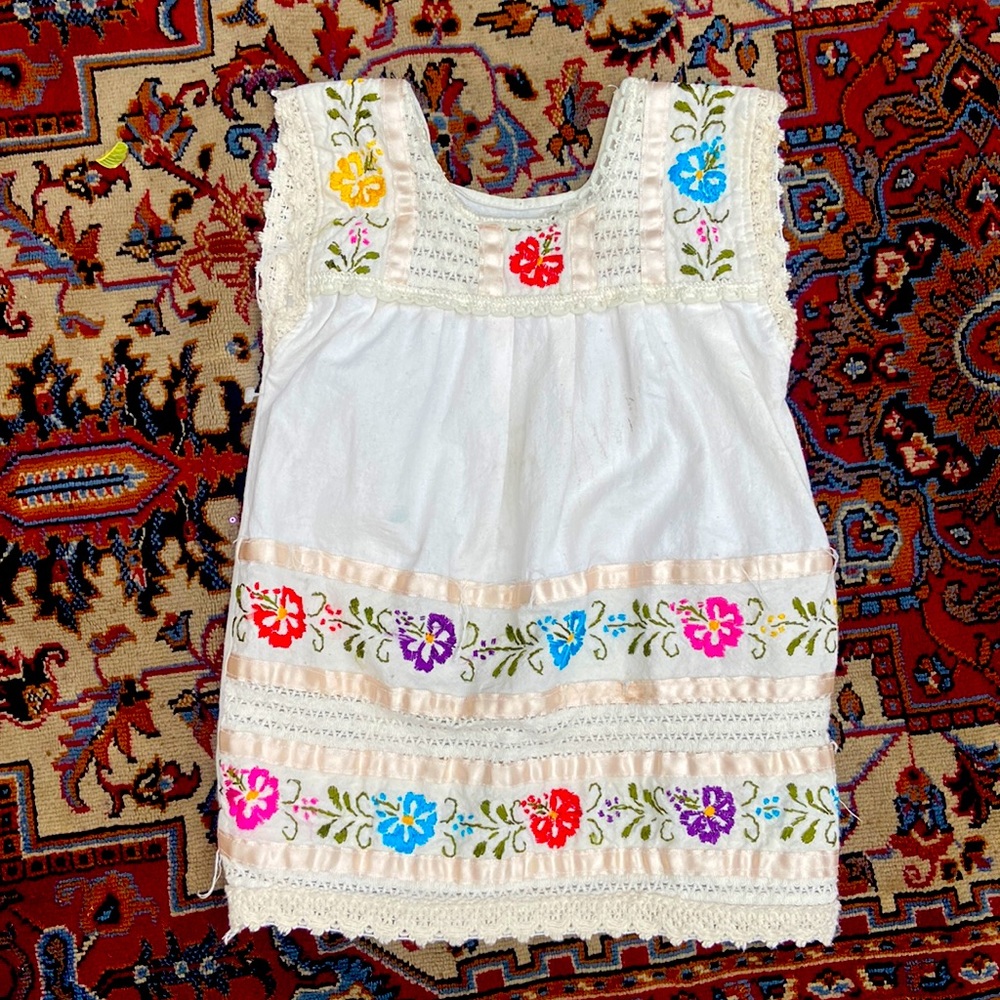 Children’s Mexican style linen dress 💐